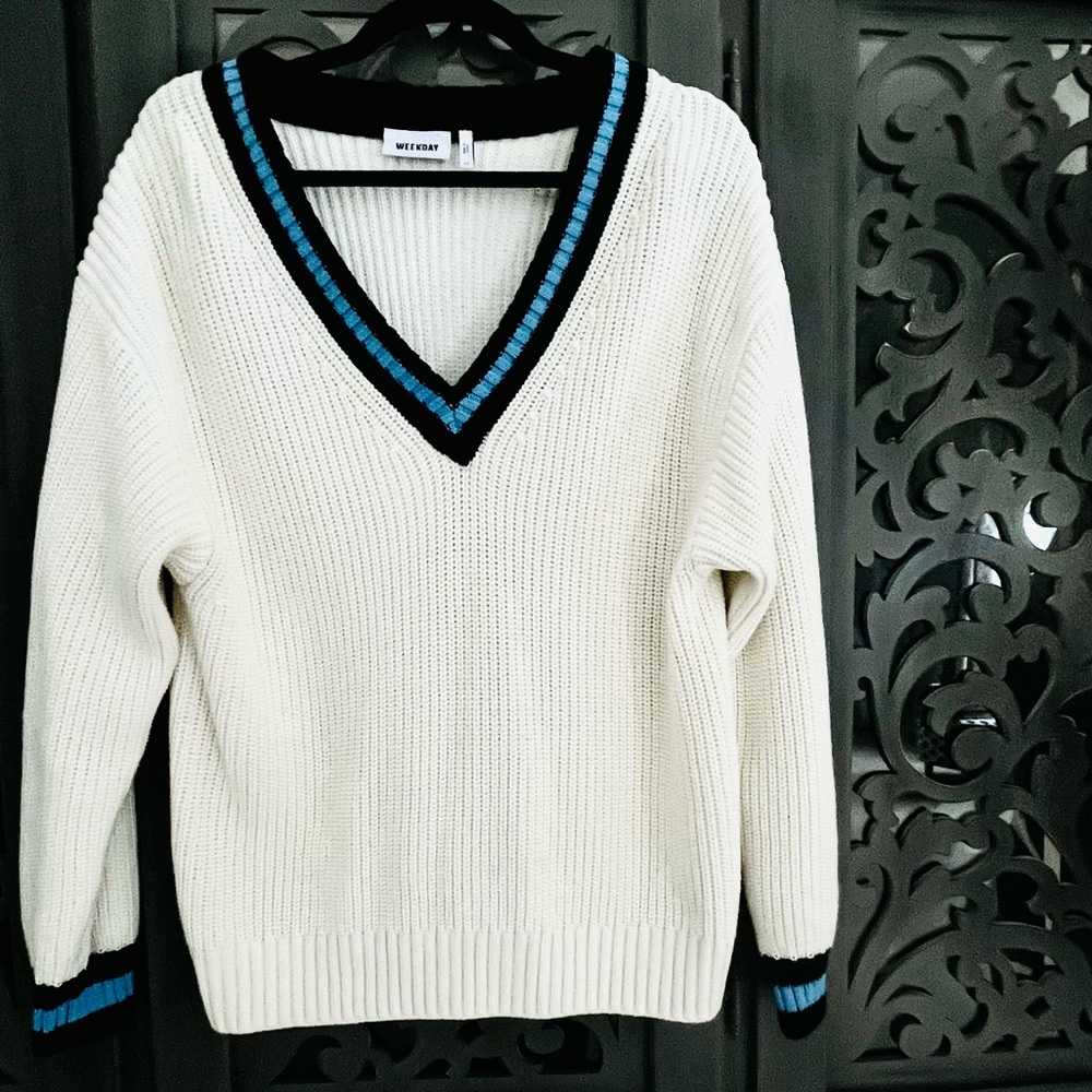 Weekday cream blue v neck sweater XS